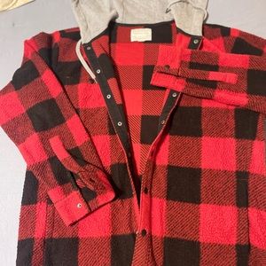 American Eagle Super Soft Red & Black Plaid Hooded Fleece Button Jacket -medium